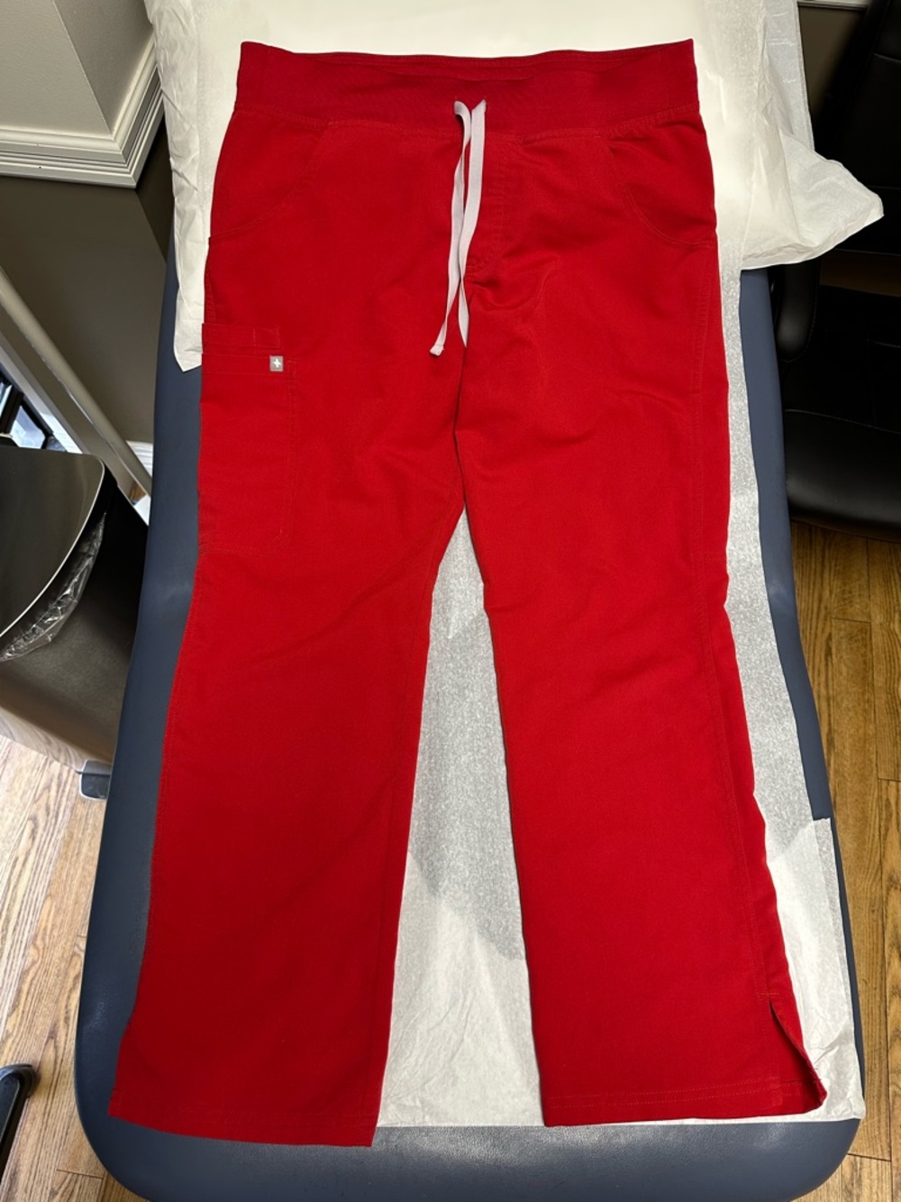 Figs Red Scrub Pants. Medium Petite
